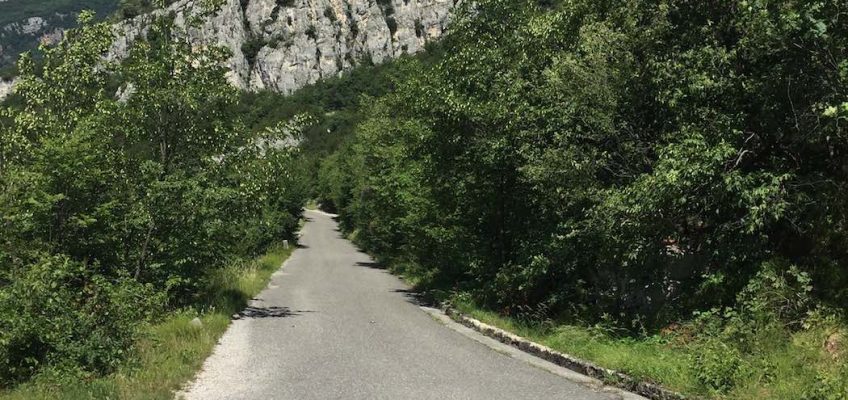 Der erste Teil der Auffahrt zum Monte Varagna