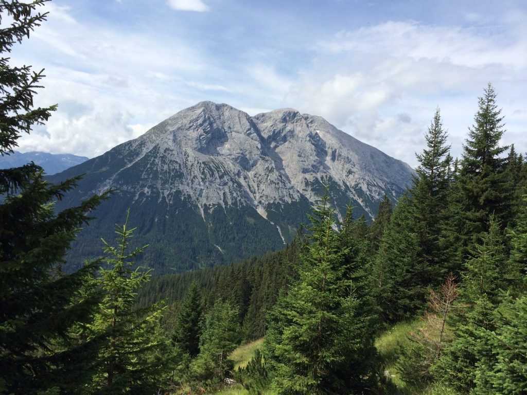 Panoramablick bei der Auffahrt zur Wettersteinhütte