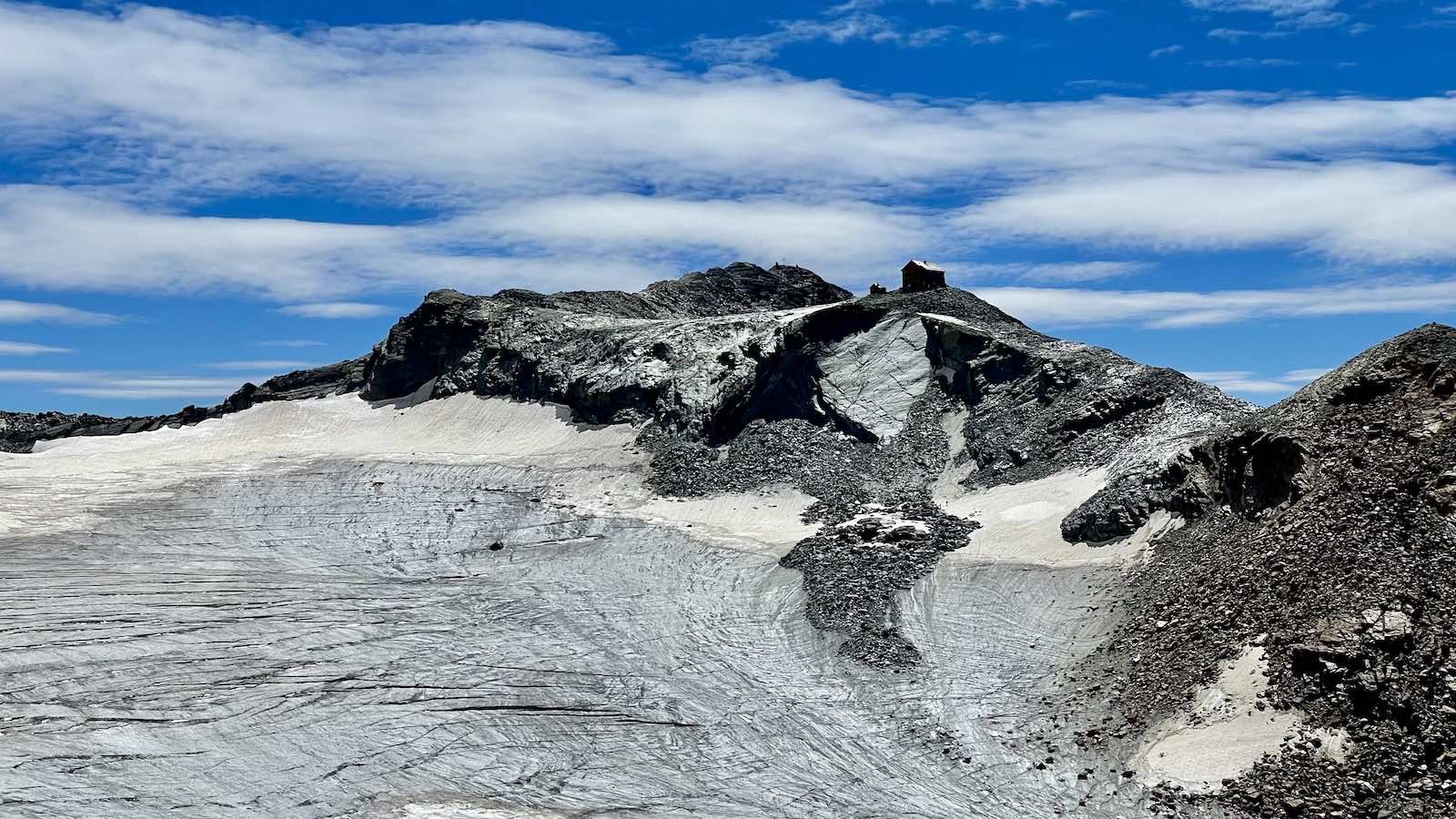 Die Hochstubaihütte auf 3174 Metern Höhe