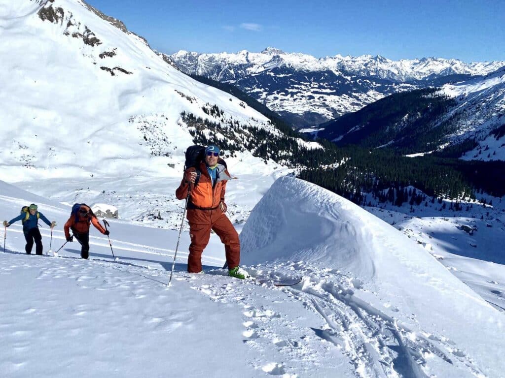 Skitourensicherheitskurse gibt es auch über die Ortovox Safety Academy