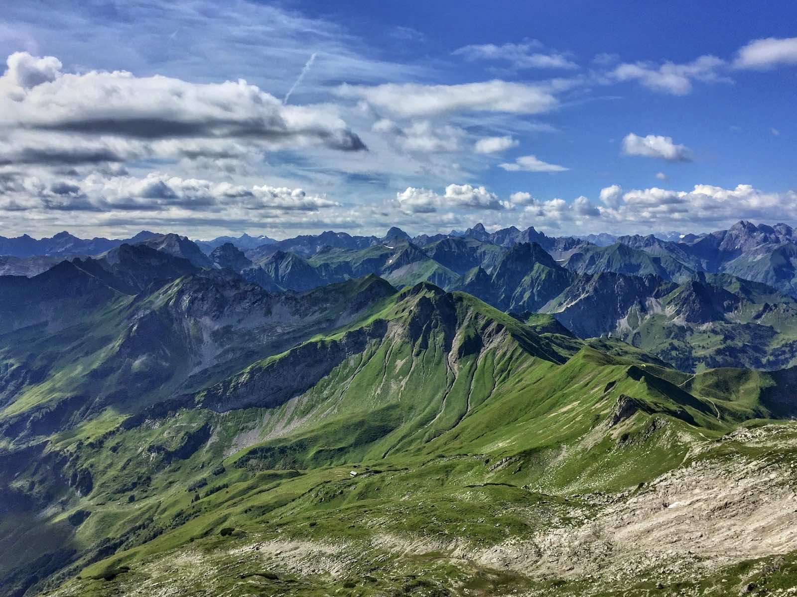 Panoramablick vom Hindelanger Klettersteig über das Koblat auf den Allgäuer Hauptalpenkamm