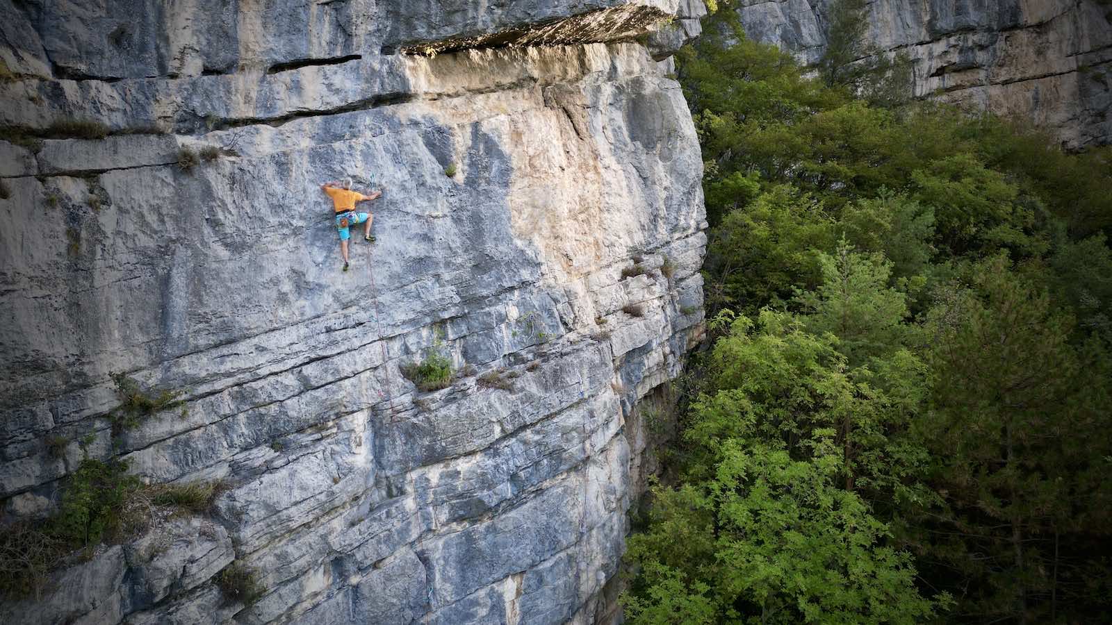 Von anspruchvoll bis einfach - in den südlich ausgerichteten Klettergärten im Garda Trentino warten unzählige Möglichkeiten