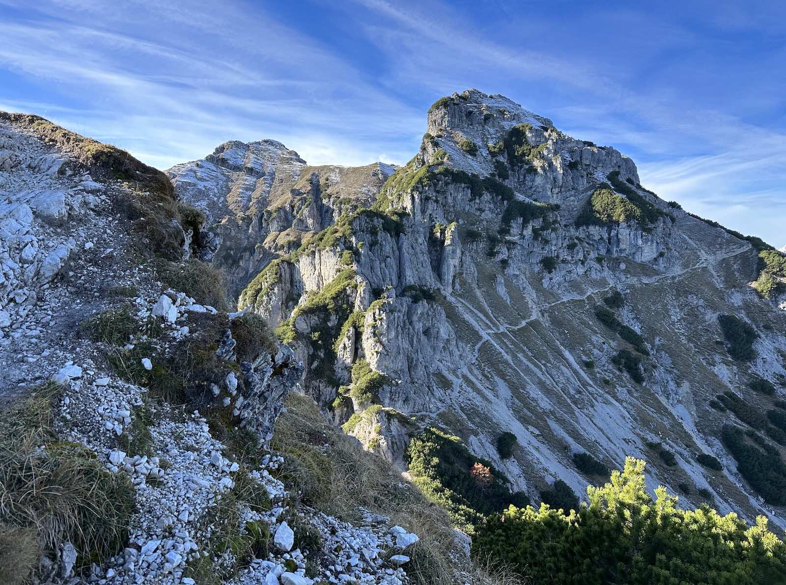 Am Mittergern, Blick zurück auf den Kramersteig und den Gipfel des Kramer