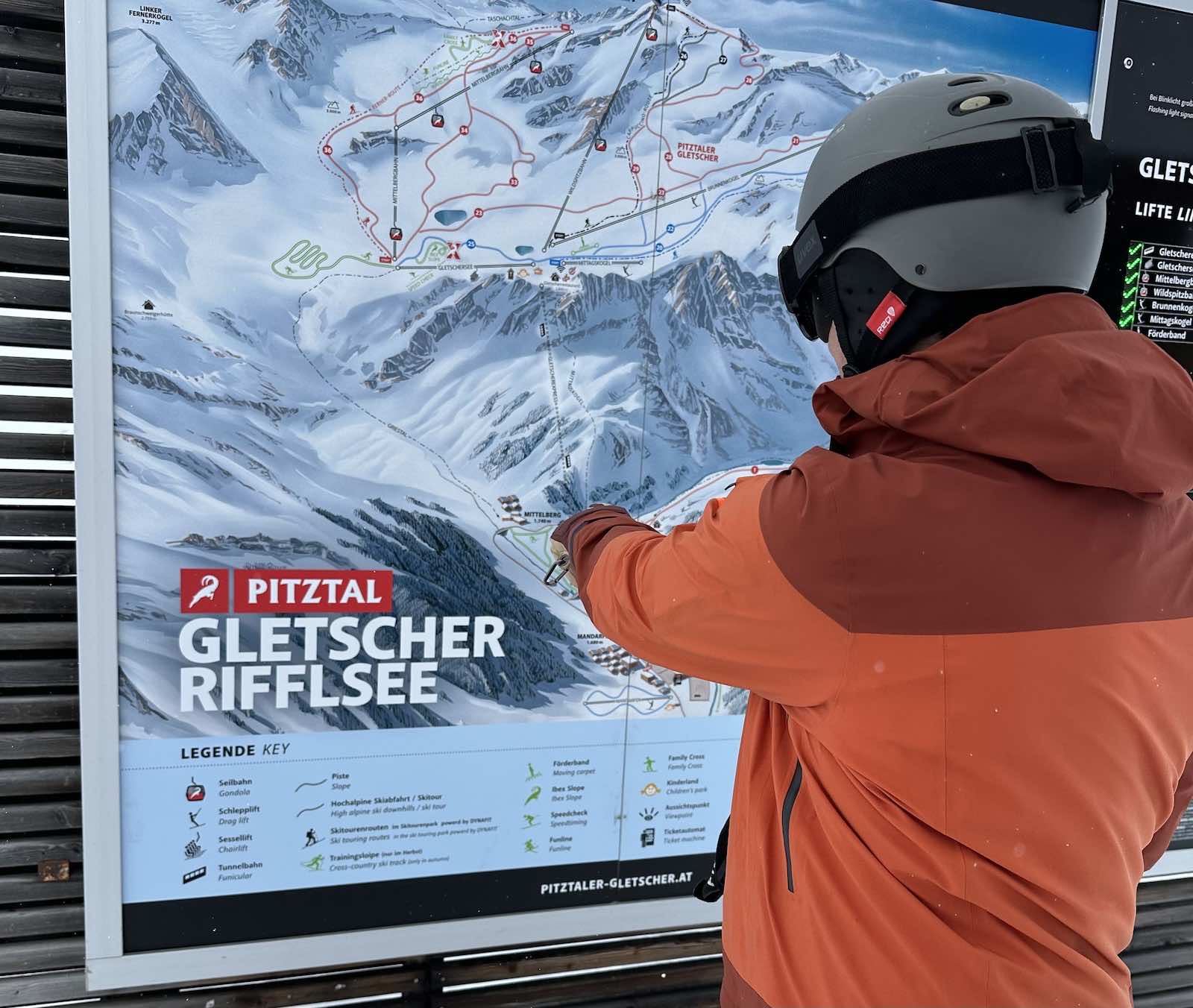 An der Bergstation bei der Sunna Alm kannst Du Dir einen Überblick über das Skigebiet, den Pisten- und den Liftstatus verschaffen