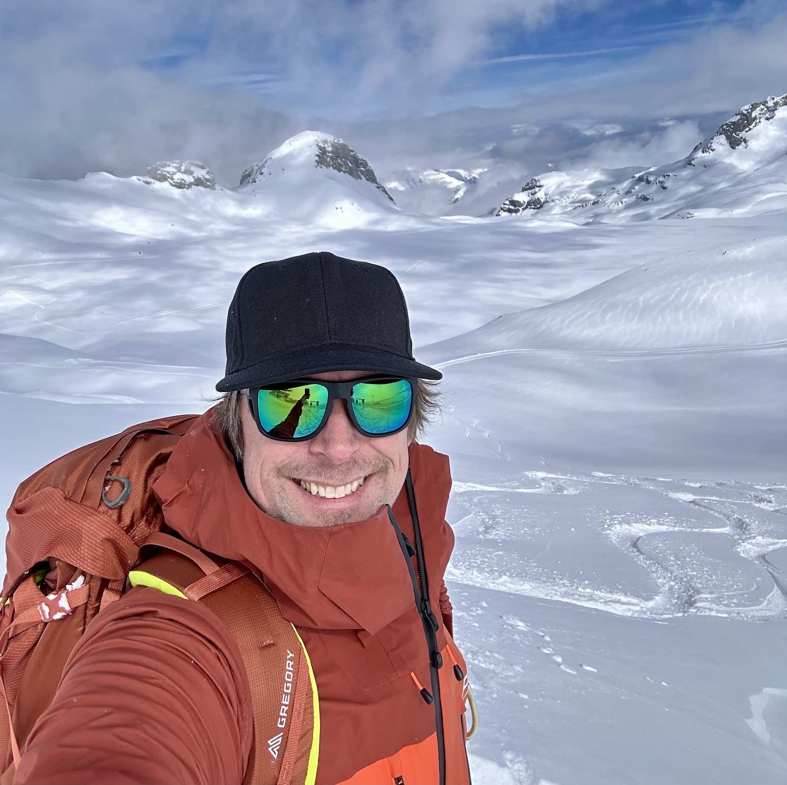 An der Bergstation starten nicht nur Winterwanderer, auch Skitourengeher in Richtung der Wildstrubelhütte hinterlassen ihre Spuren im Schnee