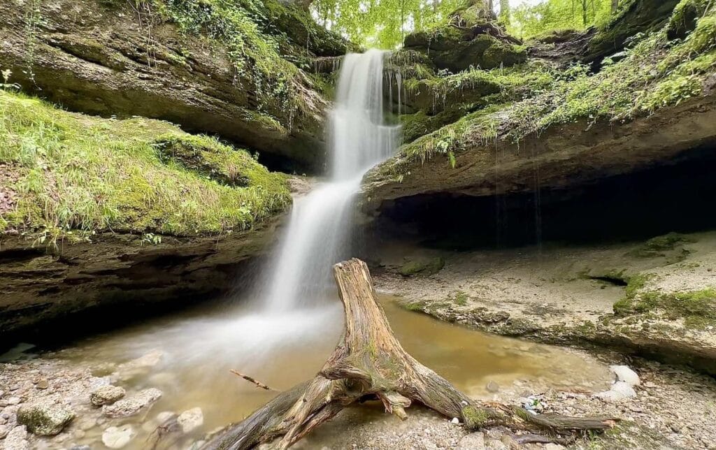 https://bergparadiese.de/wp-content/uploads/2024/06/Ein-herrliches-Naturschauspiel-dem-man-stundenlang-zusehen-koennte.jpeg