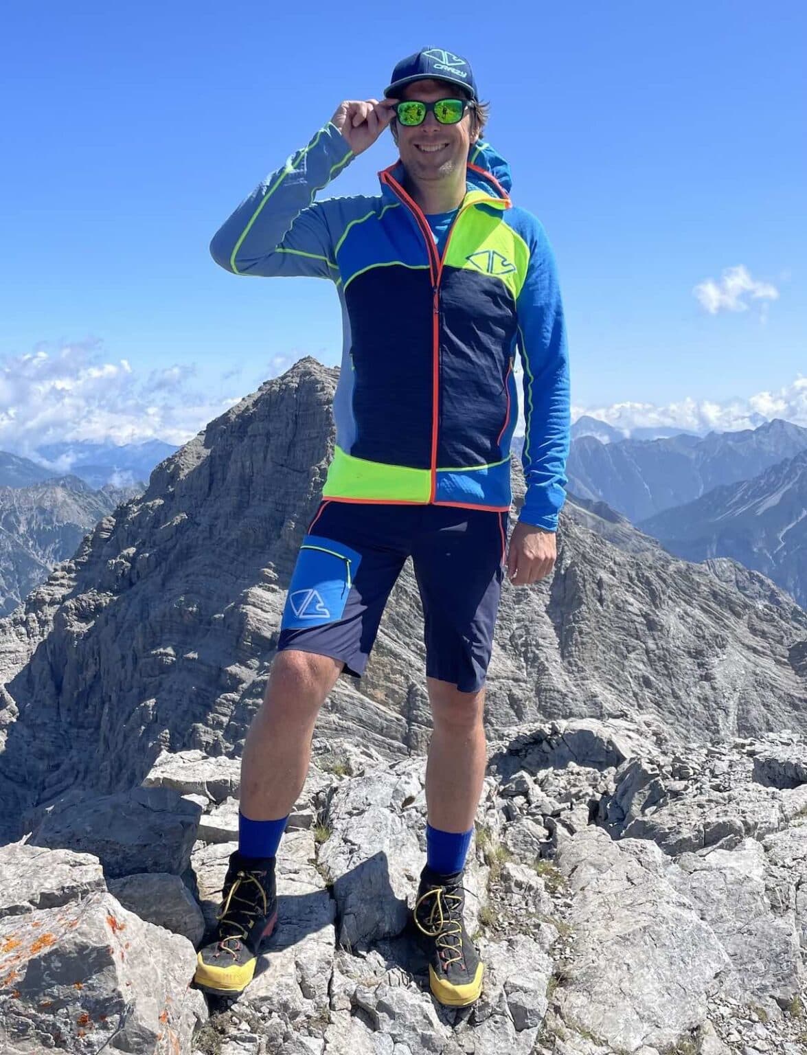 Die Bekleidung von Crazy für sommerlichen Touren im Test