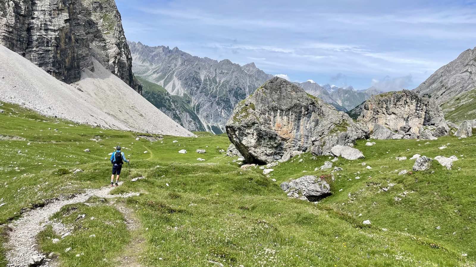 Abstieg in das Gebiet der Hintergufelalpe